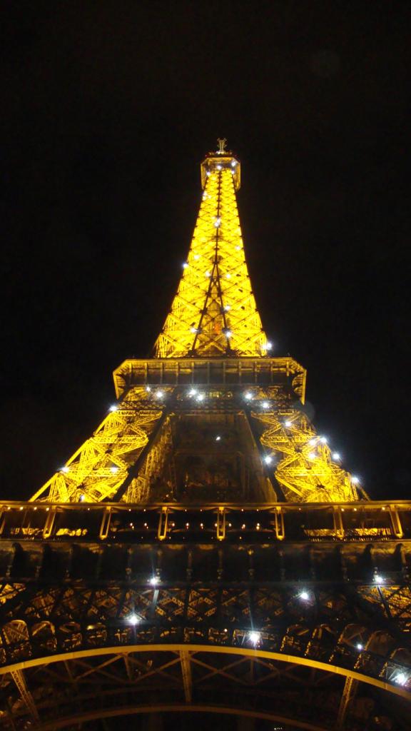 Eiffel-Tower-lghts